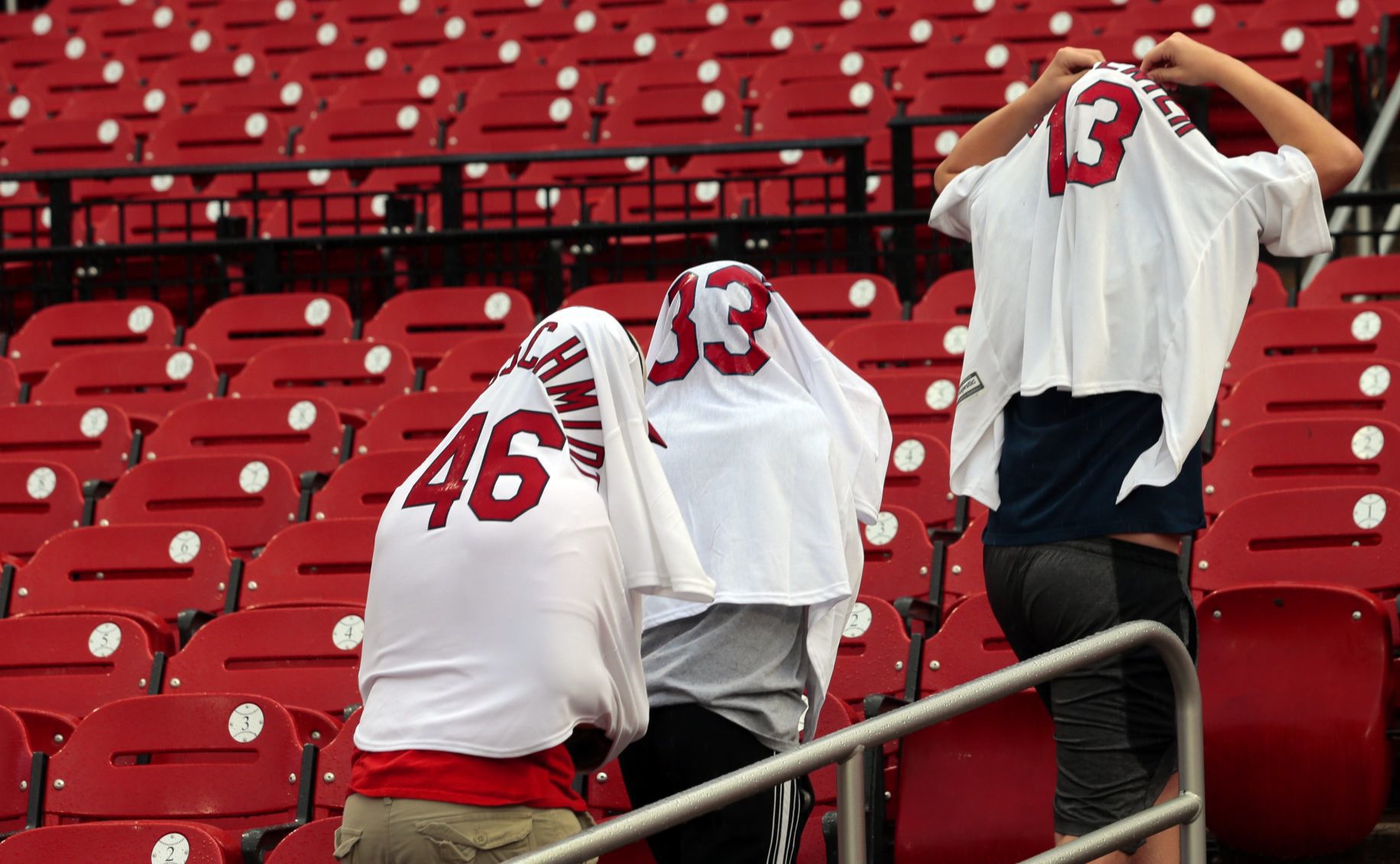 Division series moves to Busch for Cardinals, Braves for Game 3